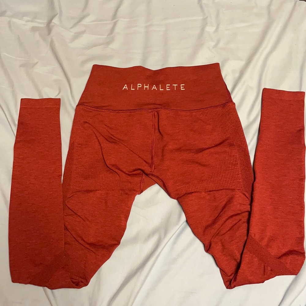 Alphalete Aero Leggings - Garnet Red